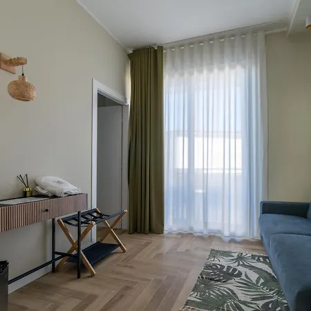 Konukevi Shah Rooms&relax Taranto
