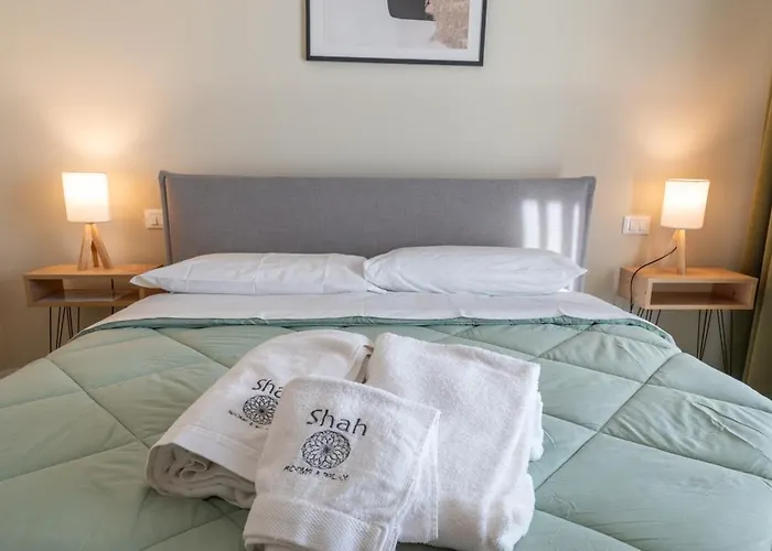 Shah Rooms&relax