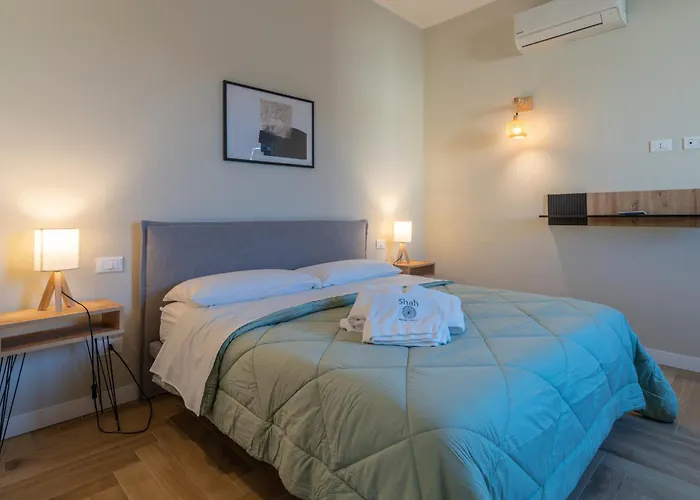 Shah Rooms&relax 게스트하우스 4*